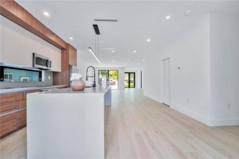 Casa en venta en Hollywood, Florida, 4 dormitorios, 198.9 m2 № 2087859 - foto 15