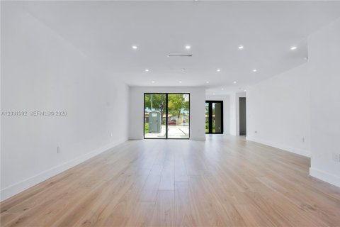 Casa en venta en Hollywood, Florida, 4 dormitorios, 198.9 m2 № 2087859 - foto 11
