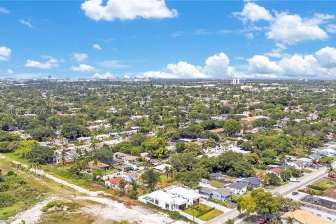 Casa en venta en Hollywood, Florida, 4 dormitorios, 198.9 m2 № 2087859 - foto 30