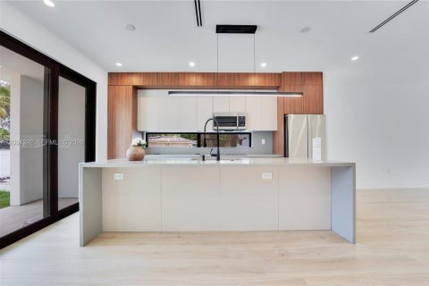 Casa en venta en Hollywood, Florida, 4 dormitorios, 198.9 m2 № 2087859 - foto 13