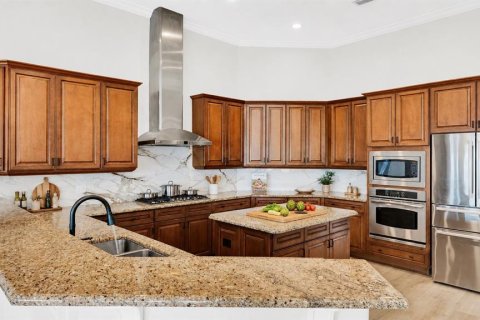 House in Windermere, Florida 6 bedrooms, 397.81 sq.m. № 2258770 - photo 9