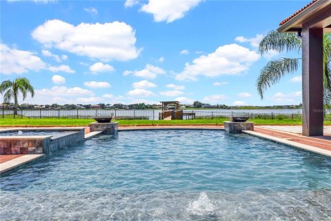 House in Windermere, Florida 6 bedrooms, 397.81 sq.m. № 2258770