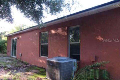 Villa ou maison à vendre à Deltona, Floride: 4 chambres, 177.81 m2 № 2403164 - photo 2