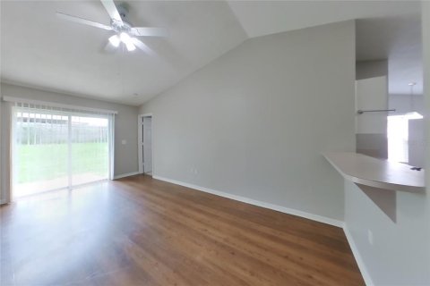 House in Lakeland, Florida 3 bedrooms, 104.79 sq.m. № 2220079 - photo 4