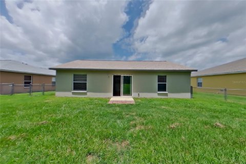 House in Lakeland, Florida 3 bedrooms, 104.79 sq.m. № 2220079 - photo 15