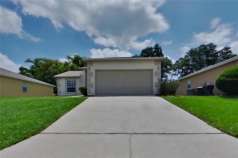 House in Lakeland, Florida 3 bedrooms, 104.79 sq.m. № 2220079