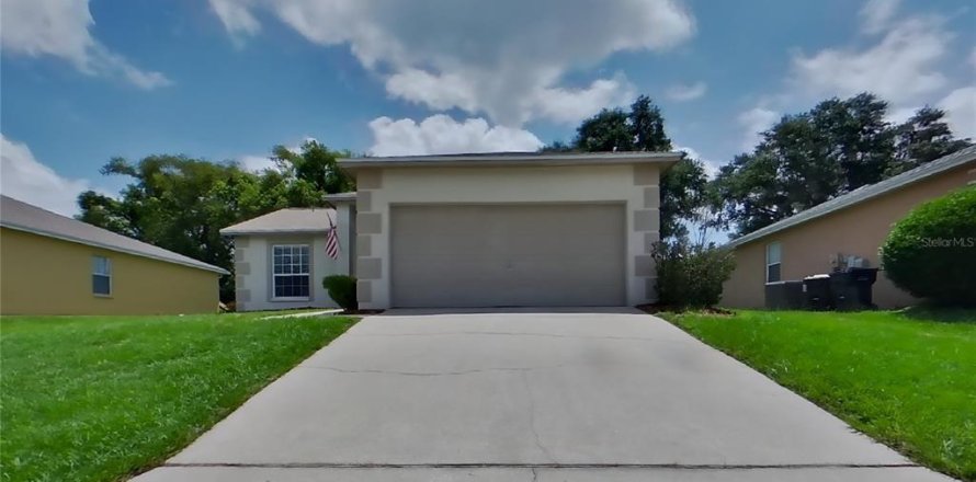 House in Lakeland, Florida 3 bedrooms, 104.79 sq.m. № 2220079