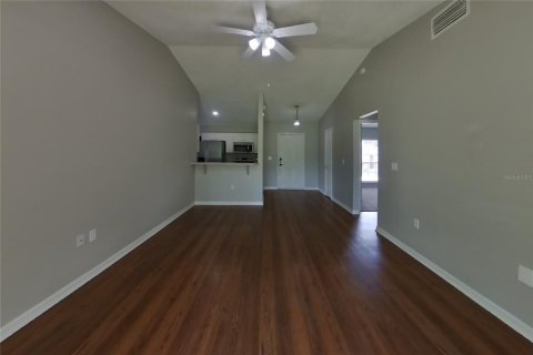House in Lakeland, Florida 3 bedrooms, 104.79 sq.m. № 2220079 - photo 3