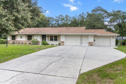 House in Inverness, Florida 3 bedrooms, 116.69 sq.m. № 1796919 - photo 1