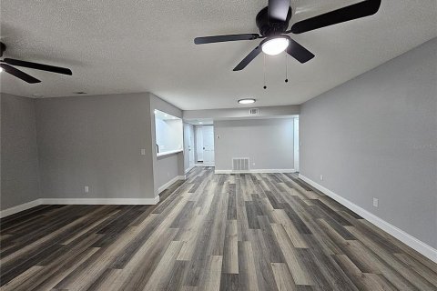 Condo in Sarasota, Florida, 2 bedrooms  № 2321267 - photo 4