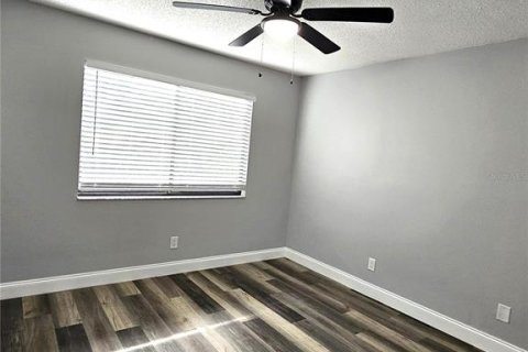 Condo in Sarasota, Florida, 2 bedrooms  № 2321267 - photo 16