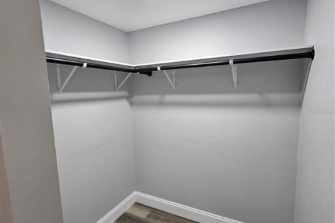 Condo in Sarasota, Florida, 2 bedrooms  № 2321267 - photo 17