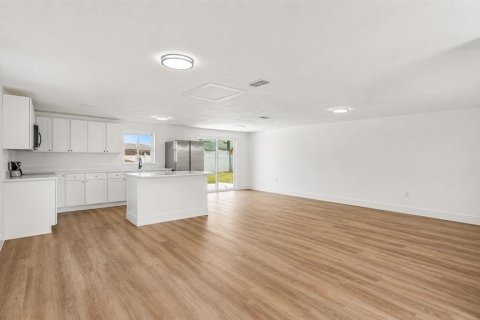 Casa en venta en Lakeland, Florida, 3 dormitorios, 130.71 m2 № 2223655 - foto 4