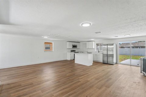 Casa en venta en Lakeland, Florida, 3 dormitorios, 130.71 m2 № 2223655 - foto 5