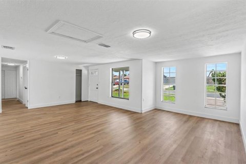Casa en venta en Lakeland, Florida, 3 dormitorios, 130.71 m2 № 2223655 - foto 6