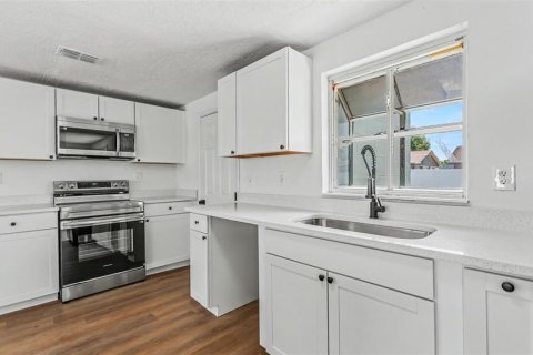Casa en venta en Lakeland, Florida, 3 dormitorios, 130.71 m2 № 2223655 - foto 9