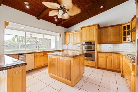 Casa en alquiler en Palmetto Bay, Florida, 4 dormitorios, 285.67 m2 № 1984426 - foto 14