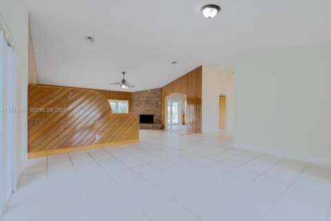 Casa en alquiler en Palmetto Bay, Florida, 4 dormitorios, 285.67 m2 № 1984426 - foto 6