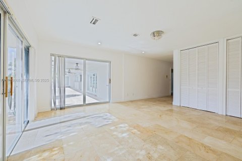 Casa en alquiler en Palmetto Bay, Florida, 4 dormitorios, 285.67 m2 № 1984426 - foto 20