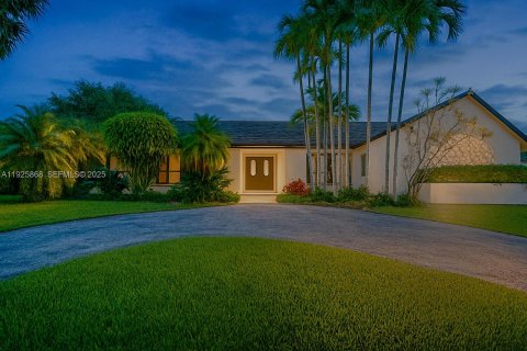 Casa en Palmetto Bay, Florida 4 dormitorios, 285.67 m2 № 1984426