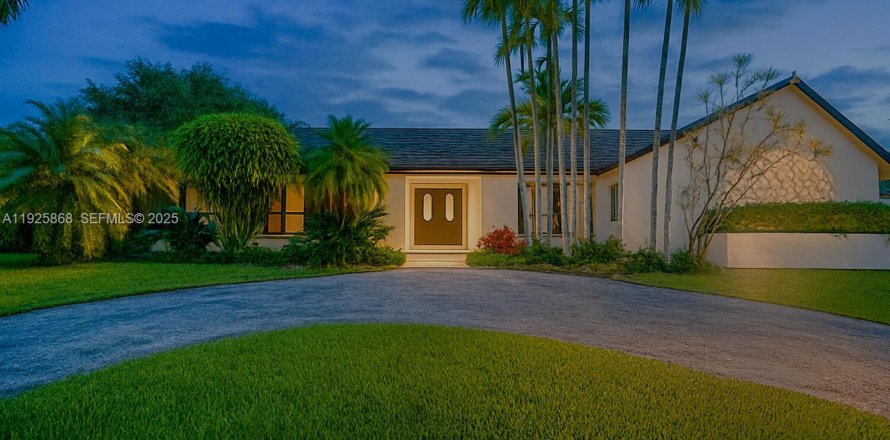 Casa en Palmetto Bay, Florida 4 dormitorios, 285.67 m2 № 1984426