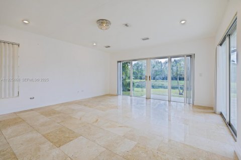 Casa en alquiler en Palmetto Bay, Florida, 4 dormitorios, 285.67 m2 № 1984426 - foto 18