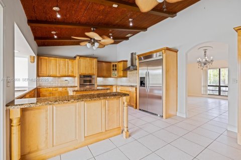 Casa en alquiler en Palmetto Bay, Florida, 4 dormitorios, 285.67 m2 № 1984426 - foto 13