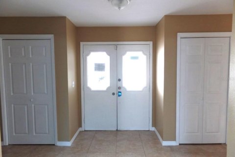 House in New Port Richey, Florida 3 bedrooms, 134.52 sq.m. № 1905683 - photo 3