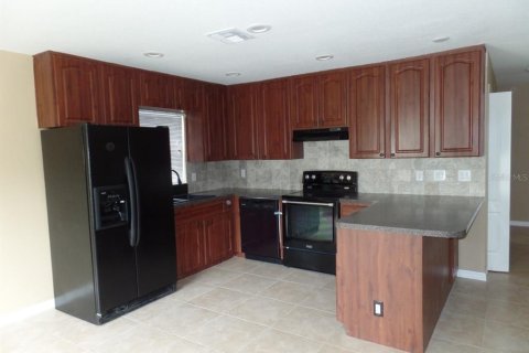 House in New Port Richey, Florida 3 bedrooms, 134.52 sq.m. № 1905683 - photo 4