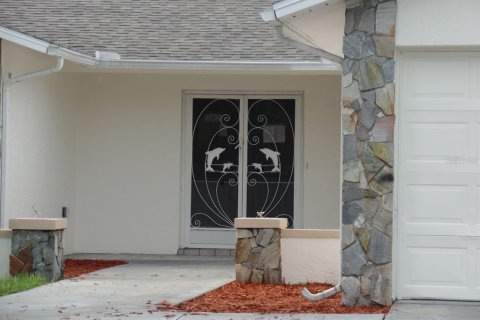 House in New Port Richey, Florida 3 bedrooms, 134.52 sq.m. № 1905683 - photo 2