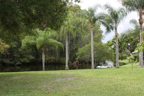 House in New Port Richey, Florida 3 bedrooms, 134.52 sq.m. № 1905683 - photo 20
