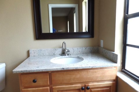 House in New Port Richey, Florida 3 bedrooms, 134.52 sq.m. № 1905683 - photo 17