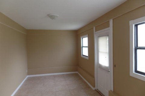 House in New Port Richey, Florida 3 bedrooms, 134.52 sq.m. № 1905683 - photo 18