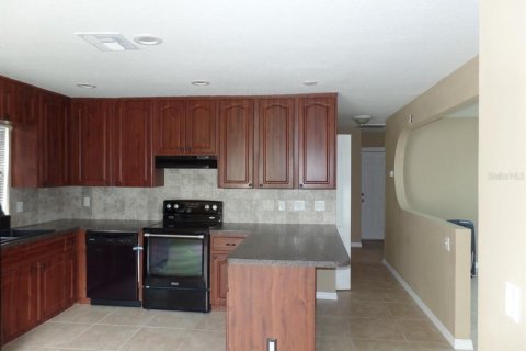 House in New Port Richey, Florida 3 bedrooms, 134.52 sq.m. № 1905683 - photo 6