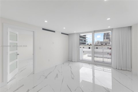 Copropriété à louer à Miami Beach, Floride: 1 chambre, 61.22 m2 № 2170882 - photo 4