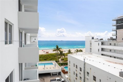 Copropriété à louer à Miami Beach, Floride: 1 chambre, 61.22 m2 № 2170882 - photo 14