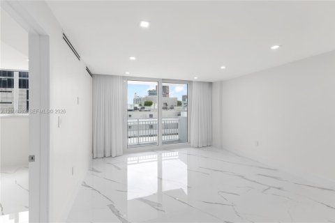 Copropriété à louer à Miami Beach, Floride: 1 chambre, 61.22 m2 № 2170882 - photo 3