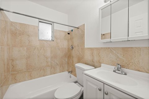 Commercial property in Crystal River, Florida 4 bedrooms, 91.6 sq.m. № 1919444 - photo 27