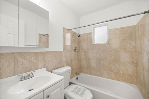 Commercial property in Crystal River, Florida 4 bedrooms, 91.6 sq.m. № 1919444 - photo 13