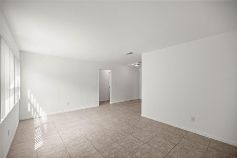 Commercial property in Crystal River, Florida 4 bedrooms, 91.6 sq.m. № 1919444 - photo 22