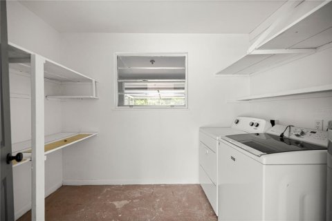 Commercial property in Crystal River, Florida 4 bedrooms, 91.6 sq.m. № 1919444 - photo 17
