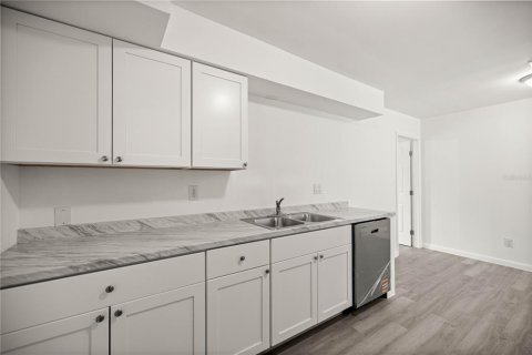 Commercial property in Crystal River, Florida 4 bedrooms, 91.6 sq.m. № 1919444 - photo 5