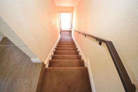 Touwnhouse à vendre à Miami, Floride: 3 chambres, 124.86 m2 № 1708835 - photo 11