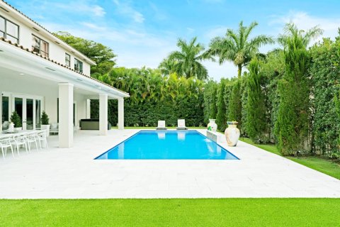 House in Wellington, Florida 6 bedrooms, 428.84 sq.m. № 1031924 - photo 1