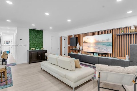 Casa en venta en Miami, Florida, 3 dormitorios, 149.11 m2 № 2382711 - foto 12
