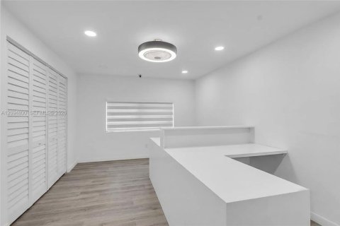 Casa en venta en Miami, Florida, 3 dormitorios, 149.11 m2 № 2382711 - foto 5