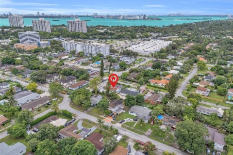 Casa en venta en Miami, Florida, 3 dormitorios, 149.11 m2 № 2382711 - foto 17