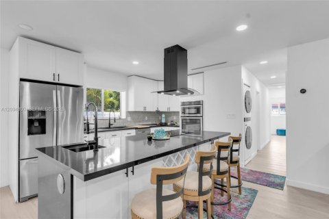 Casa en venta en Miami, Florida, 3 dormitorios, 149.11 m2 № 2382711 - foto 11