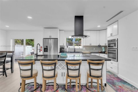 Casa en venta en Miami, Florida, 3 dormitorios, 149.11 m2 № 2382711 - foto 8