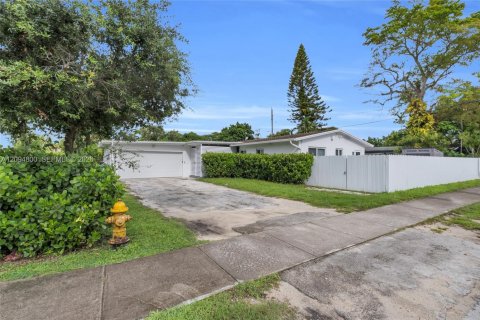 Casa en venta en Miami, Florida, 3 dormitorios, 149.11 m2 № 2382711 - foto 20